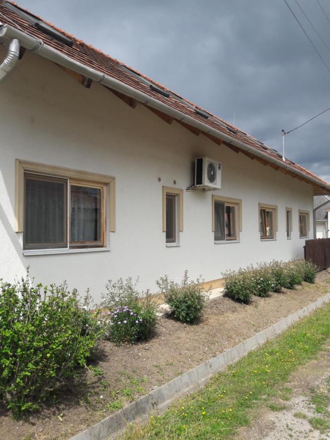 Guesthouse Kohari Egerszalok Exterior photo